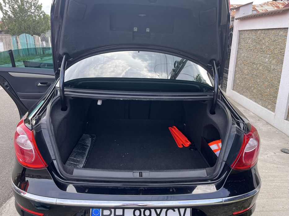 Volkswagen Passat CC 2011