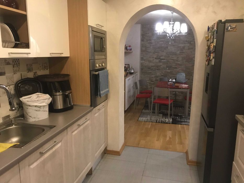 Продава се Тристаен апартамент в Пловдив, Кючук Париж - 98 кв.м за 1735 €/кв.м - Снимка #1