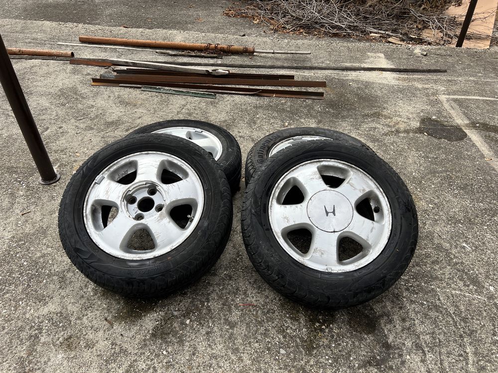 Летни гуми с джанти + зимни гуми