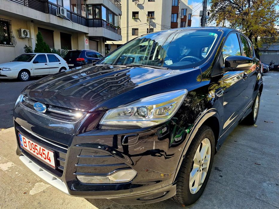 Ford Kuga Ford Kuga Individual 4x4 Panoramic Keyless BiXenon Automat Proprietar