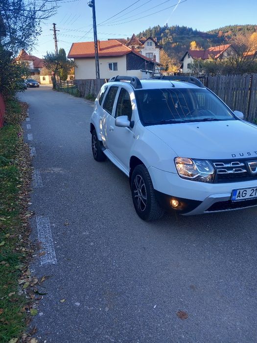 Vând Dacia duster