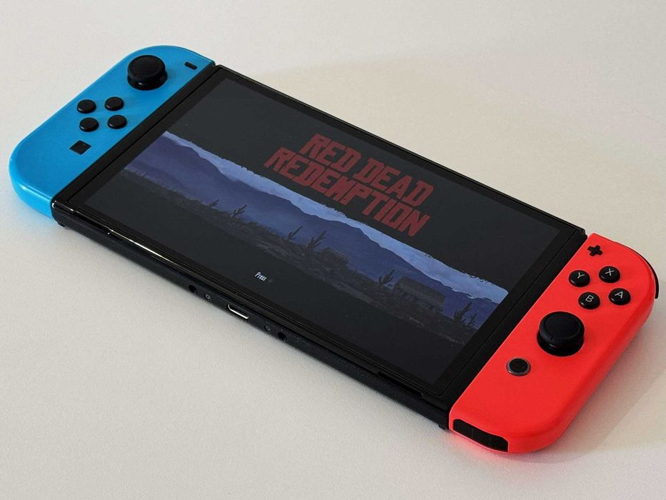 Бартер! Като НОВ! Nintendo Switch OLED + Red Dead Redemption