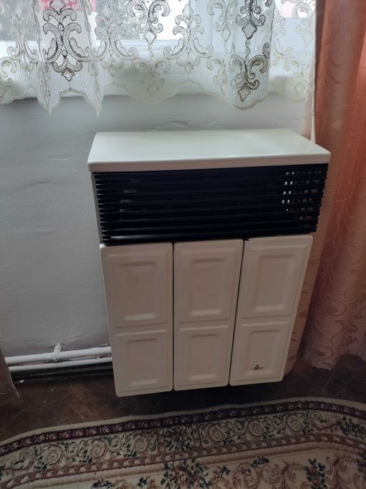 Vând Instant Ariston + 2 convectoare