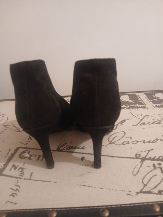 Ghete din piele intoarsa 36, cu toc
