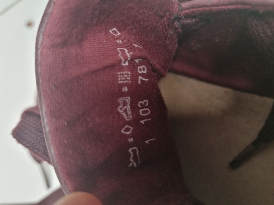 Vând pantofi sport pt femei