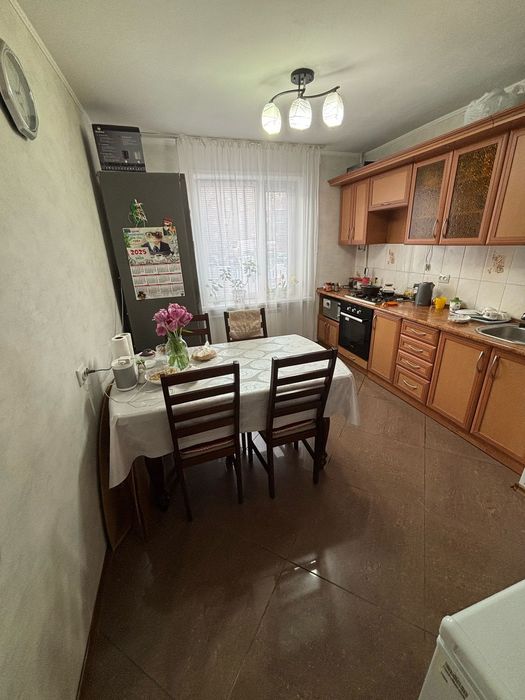 Продам 3-х комнатную квартиру в центре