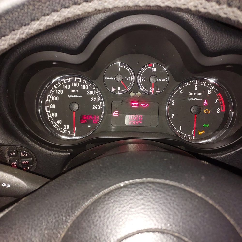 Vand Alfa Romeo 147 , 1.598 cm3, benzina, 120cp an 2007