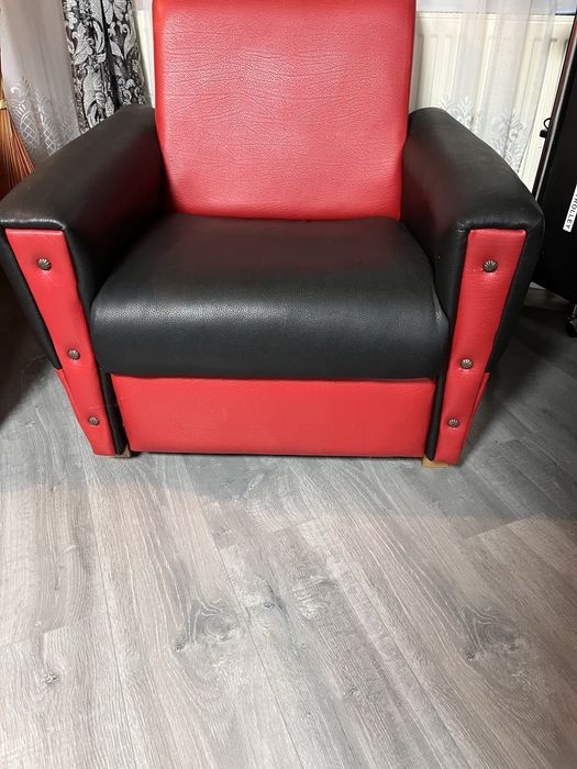 Canapea extensibila + 2 fotolii din piele