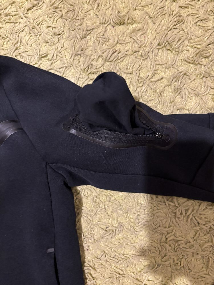 Черен nike tech fleece