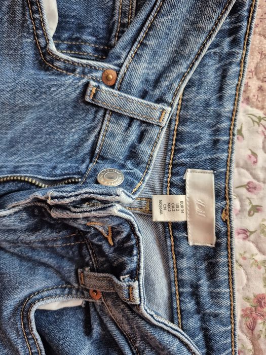 Запазени дънки с широк крачол