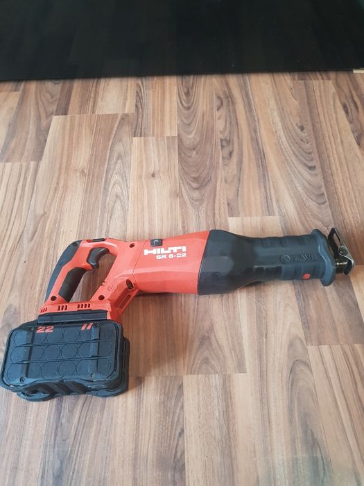 Fierăstrău sabie SR 6 22  cu acumulator de 12 ah