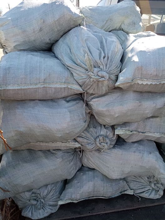 Уголь в мешках..по 1500т