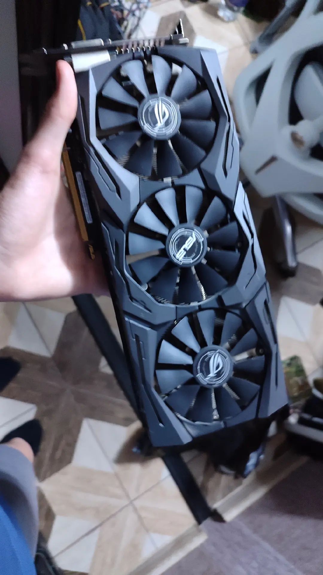Продам видеокарту gtx 1070 asus strix 8гб gddr5