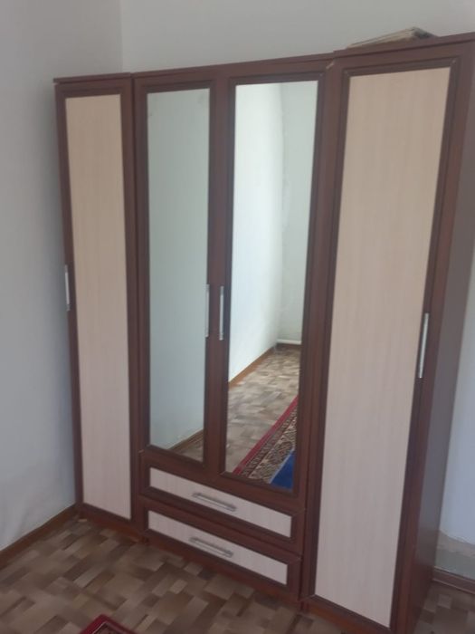 Шкаф с зеркалом продается