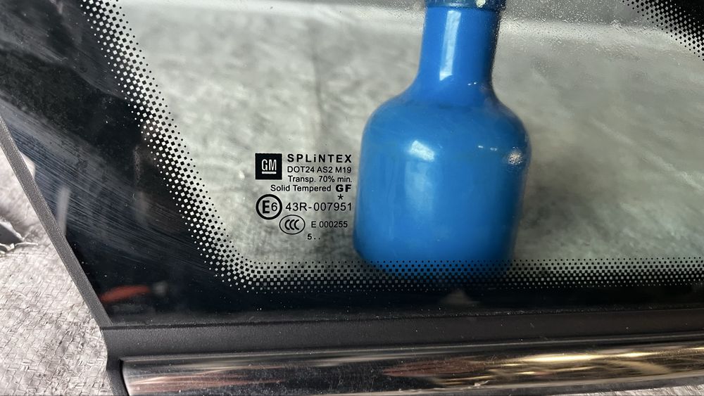 Opel Zafira B задно дясно стъкло