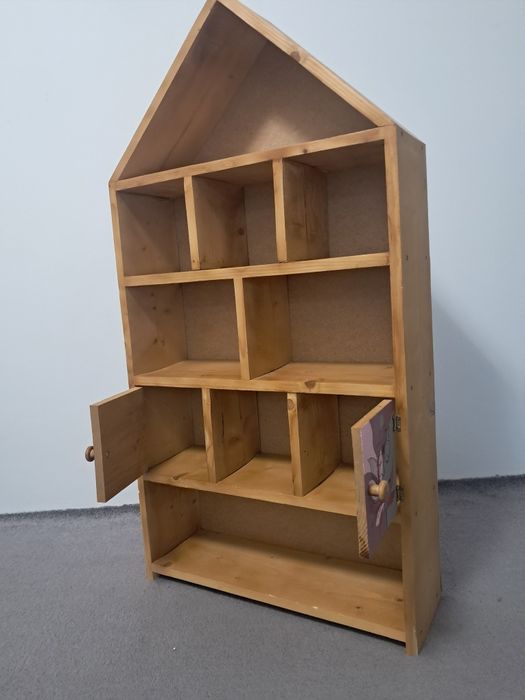 Jucarii ( casuta jucarii/papusi lemn,calut balansoar,girafa gonflabila