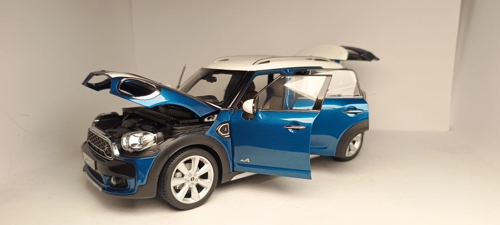 Machetă Mini cooper s COUNTRYMAN 1/18 Kyosho