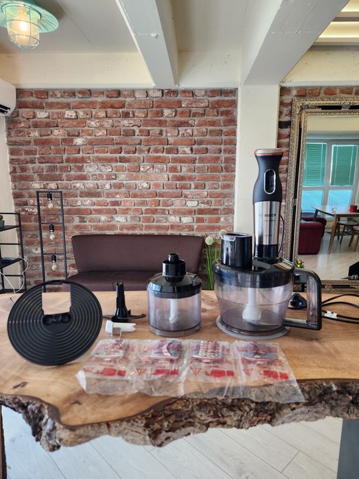 Кухненски робот Bosch + пасатор + 6 приставки