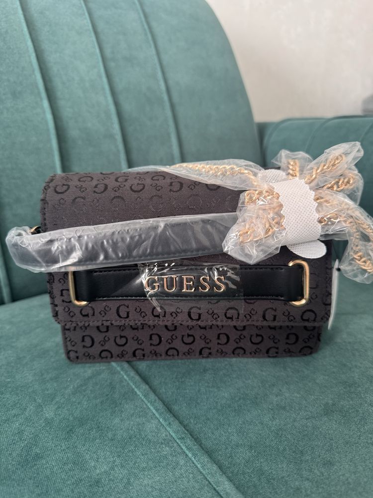 Продаю сумку Guess