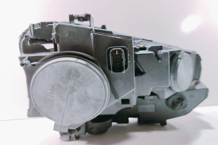 Far  Stanga cu defect 9816826980 / 90146193 Peugeot Partner a 2-a ge