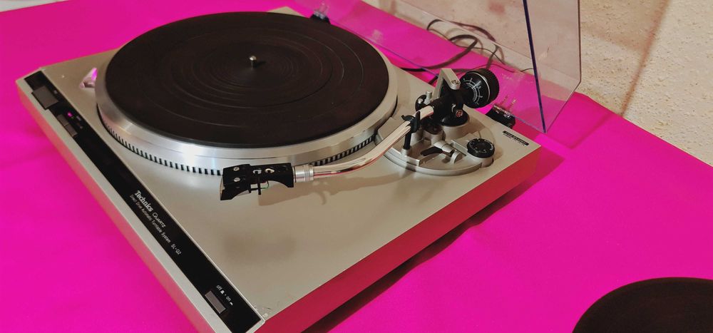 Technics SL-Q2 Direct Drive Turntable