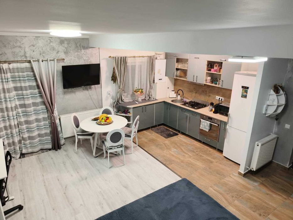 PF Vand apartament 2 cam + terasa + parcare (zona Vivo)