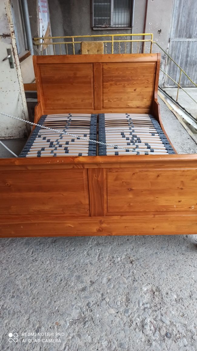Дървено легло с електрически подматлачни рамки