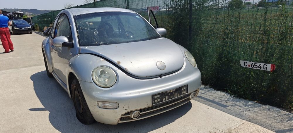 Vindem piese rezultate din dezmembrarea unui Volkswagen Beetle