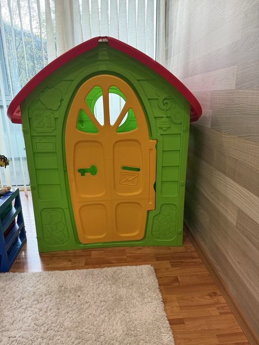 Пластмасова къща за игра