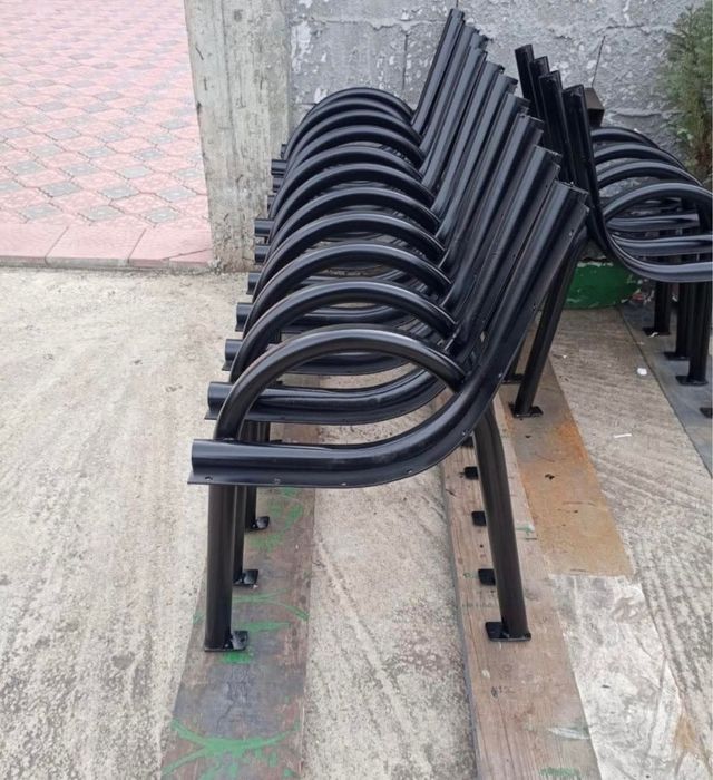 Picioare din țeavă rotundă pentru bănci