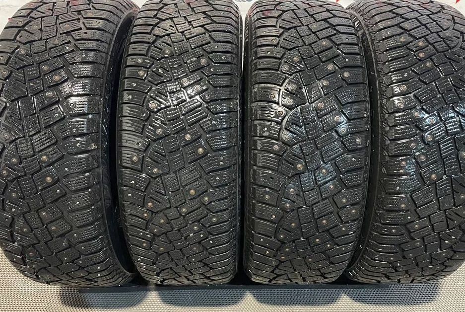 Продам зимние шины 215/60/17