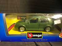 Macheta VW Golf MK IV scara  1/24 Burago Verde