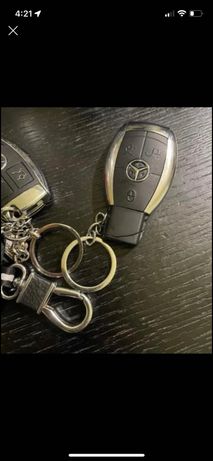 Ключодържател и запалка 2 в 1 Mercedes
