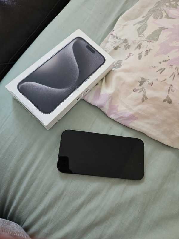 Iphone 15 Pro 256gb с гаранция