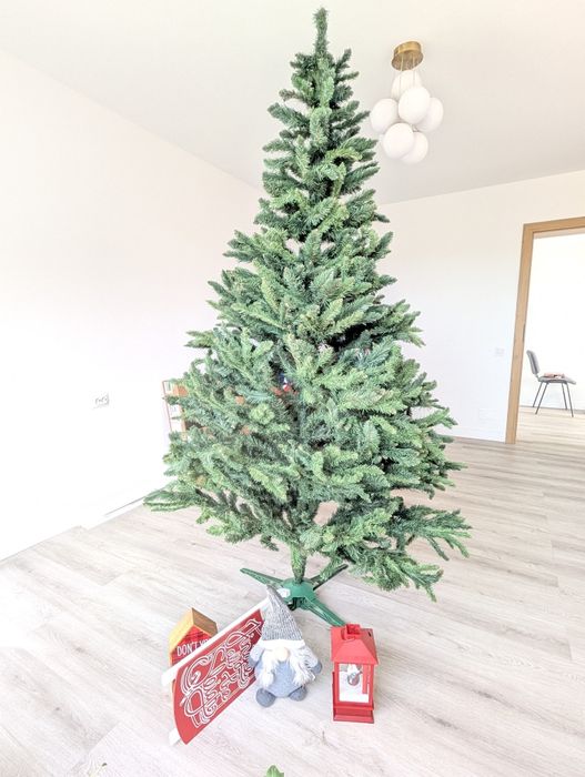 Brad artificial verde 2.2m / Artificial Christmas tree green 2.2m