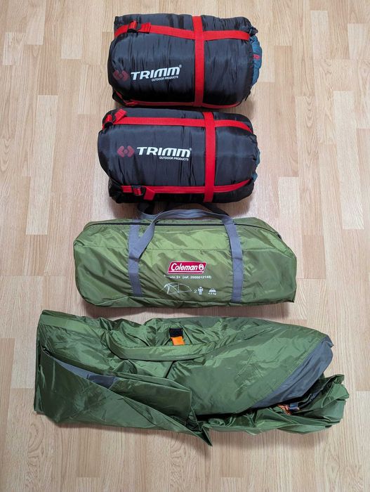 Cort coleman darwin si 2 saci de dormit