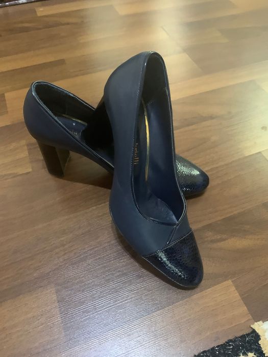 Официални сини обувки