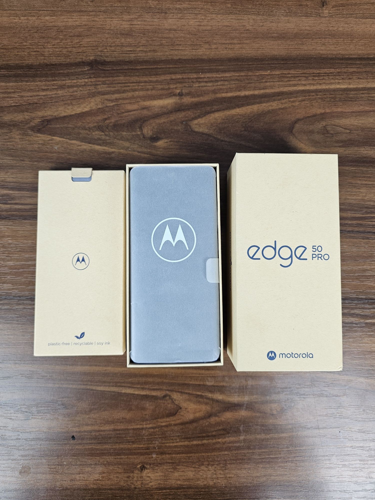 Motorola Edge 50 Pro - 12GB RAM, 512GB, Luxe Lavander NOU