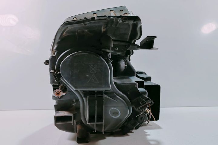 Far  Stanga  cu defect E139984 / 9985 Renault Vel Satis prima genera