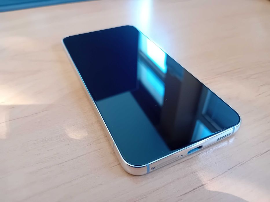 Samsung Galaxy S22 dual бял