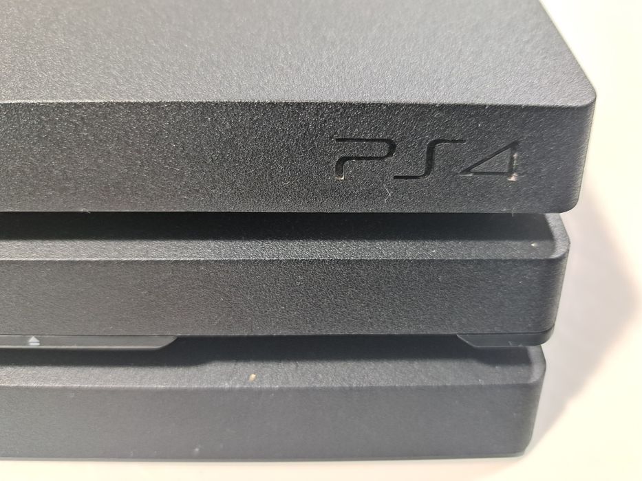 Vand PS4, marca Sony
