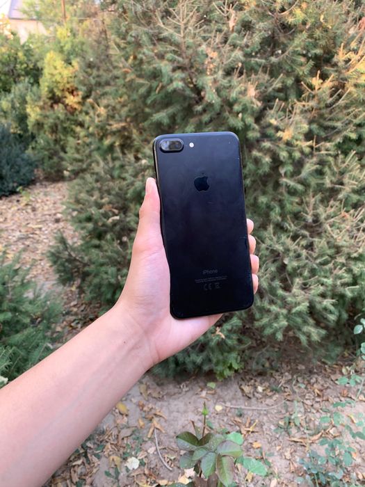 Продам Айфон 7+   память 128Г акб 100% Экран менялся идеальное