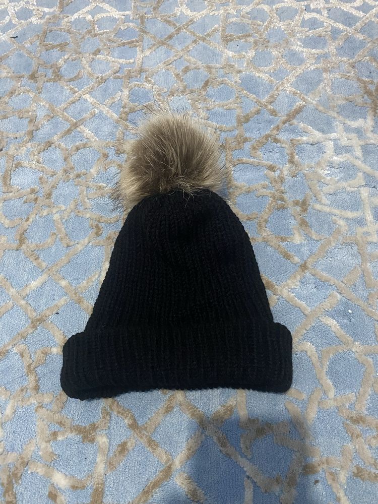 Зимна плетена шапка