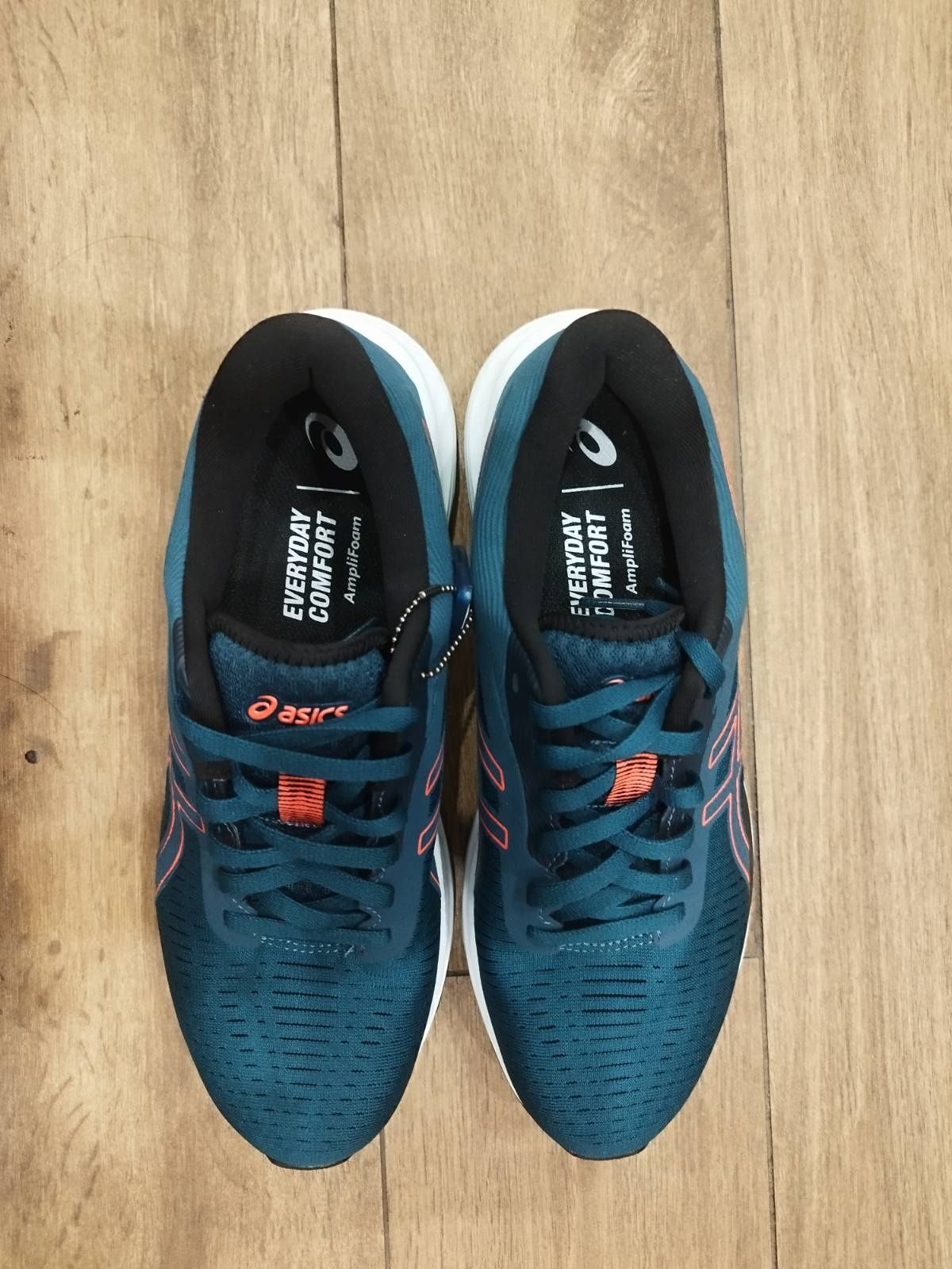 *ASICS*Чисто*Нови*