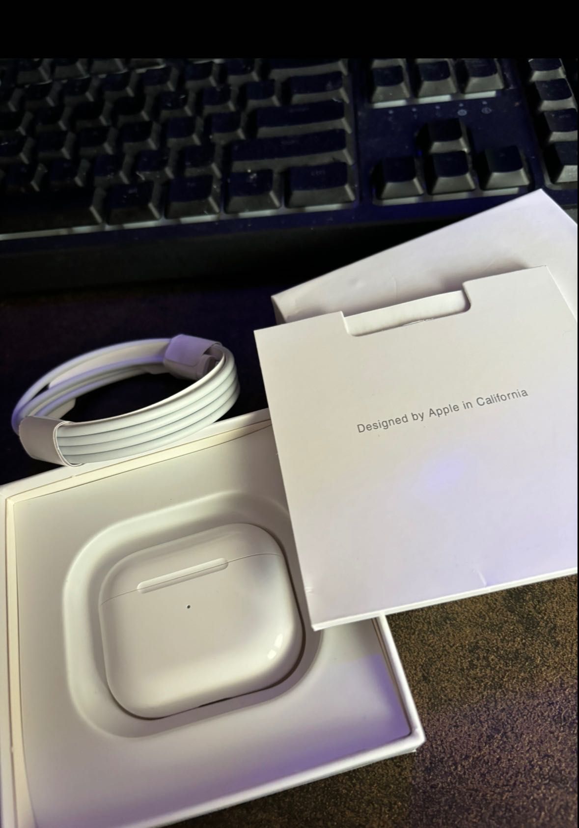 Безжични слушалки Apple - AirPods 3