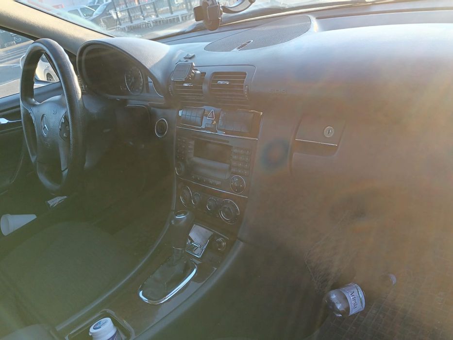 Vând Mercedes C220