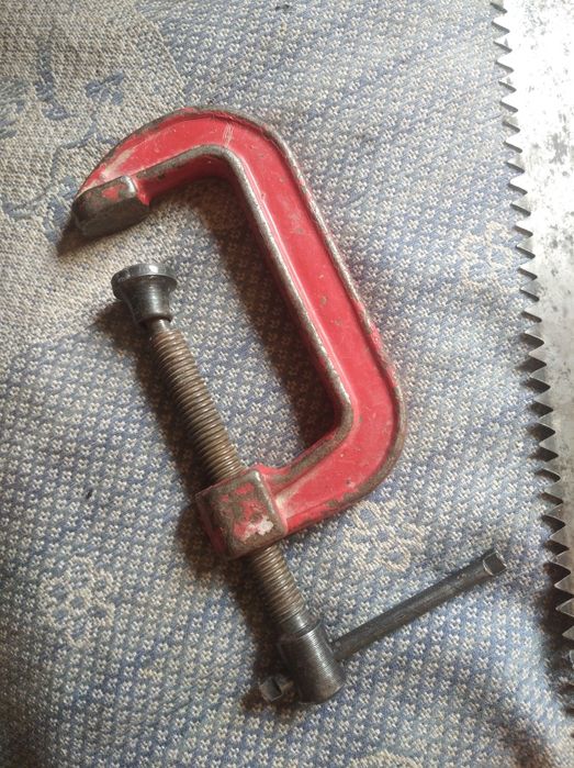 Струбцина слесарная