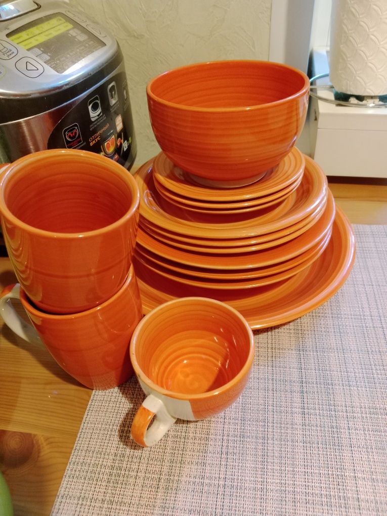 Набор посуды из 24 предметов
