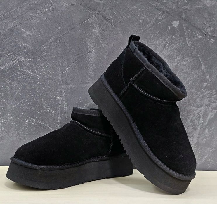 Ugg mini platform black