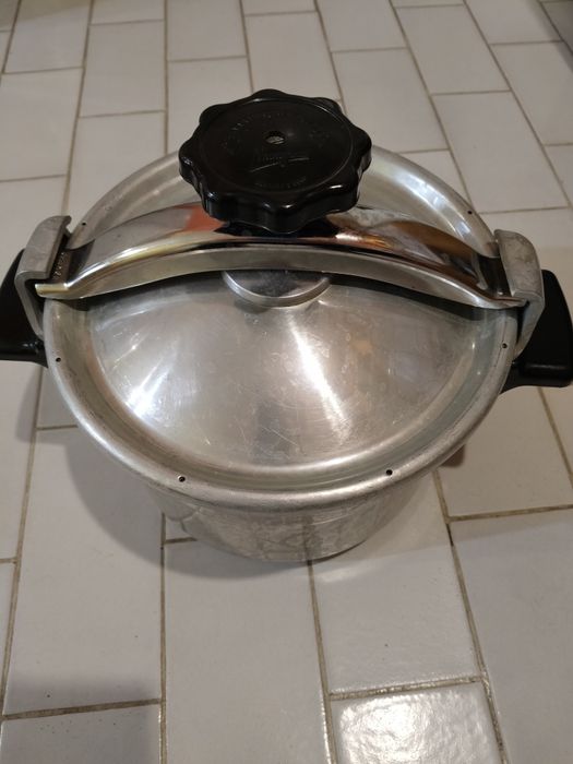 Тенджера под налягане!